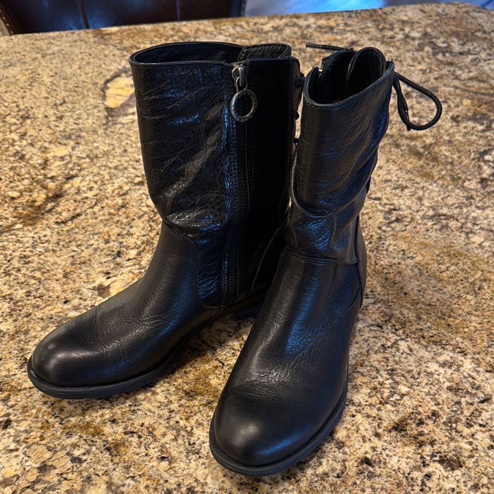 Sofft Black Lace Up Boots with Leather Finish